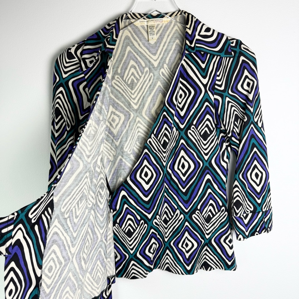 DIANE VON FURSTENBERG Jill Wrap Top in Geometric Print